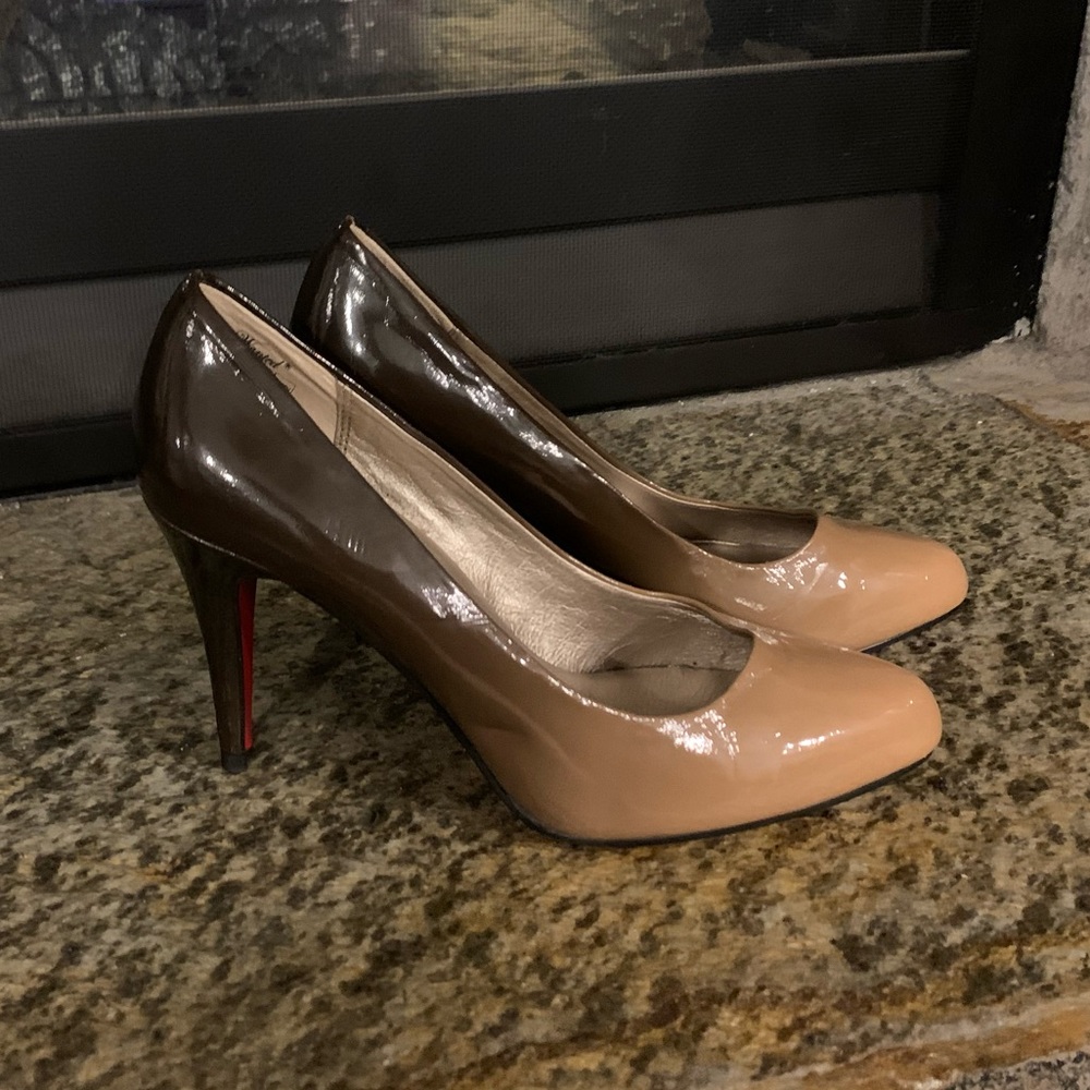 Brown color fade heels